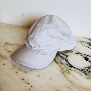 Lululemon running cap in pale metallic pink